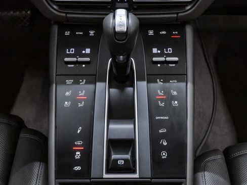 Used 2022 Porsche Macan GTS AWD/4WD image 18