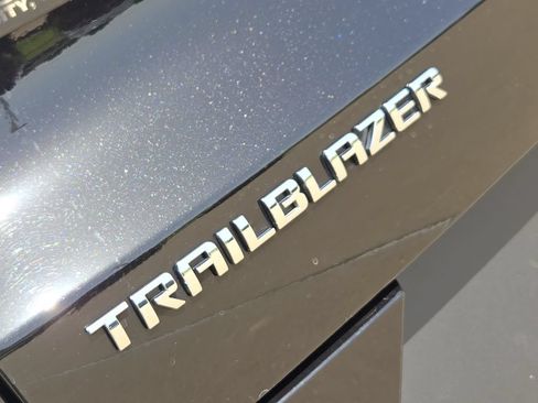 Used 2023 Chevrolet TrailBlazer LT FWD image 32