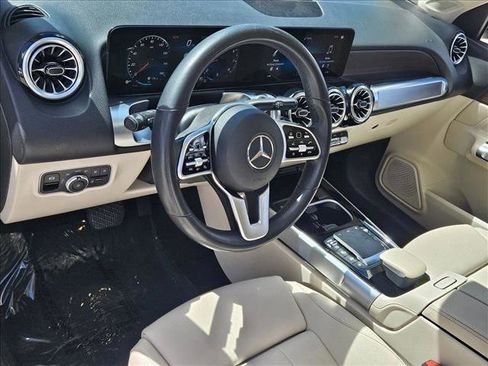 Used 2023 Mercedes-Benz GLB 250 image 10