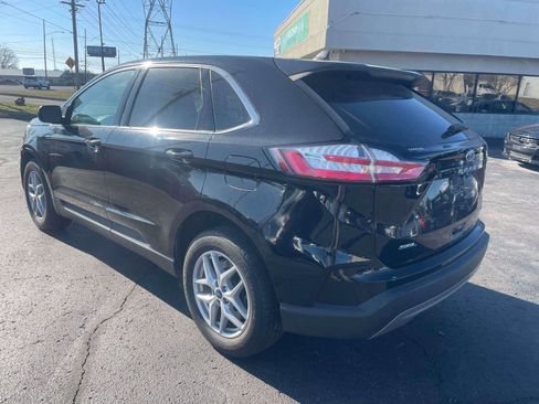 Used 2021 Ford Edge SEL w/ Convenience Package image 3