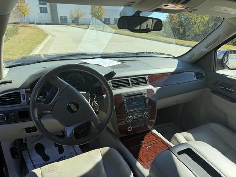 Used 2011 Chevrolet Tahoe LTZ image 16