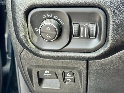 Used 2020 RAM 1500 Laramie AWD/4WD image 31