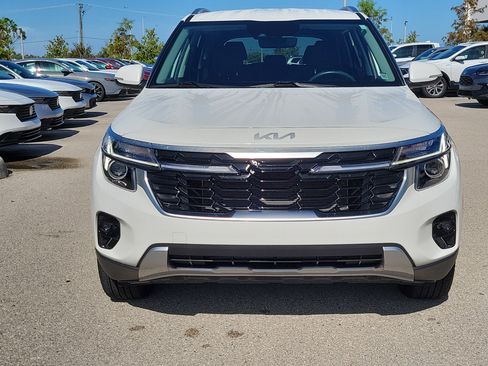 Used 2026 Kia Seltos EX FWD image 2