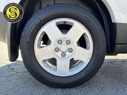 Used 2005 Saturn Vue AWD V6 image 9