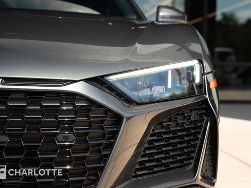 Used 2020 Audi R8 V10 w/ Carbon Exterior Package image 6