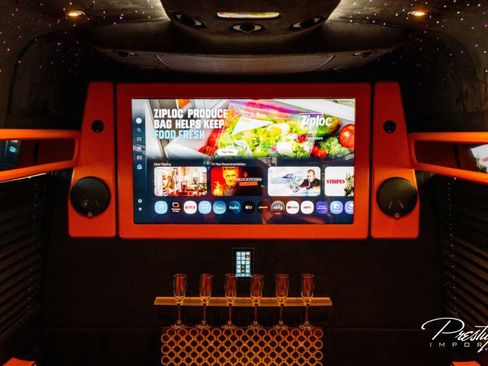 Used 2025 Mercedes-Benz Sprinter 2500 image 41