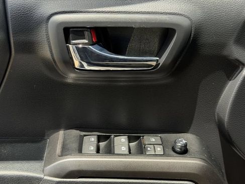 Used 2022 Toyota Tacoma TRD Sport AWD/4WD image 23