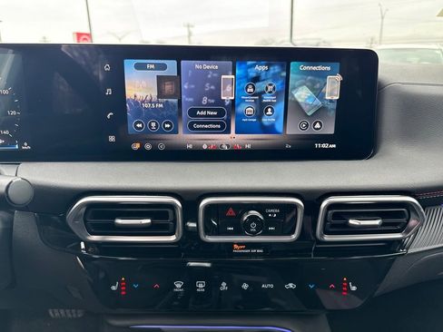 New 2026 Nissan Sentra SR w/ SR Premium Package FWD image 19