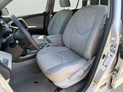 Used 2011 Toyota RAV4 2WD w/ Base L4 Extra Value Pkg image 24