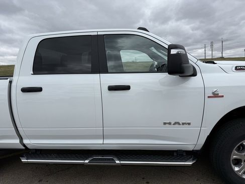 Used 2024 RAM 2500 Big Horn image 33
