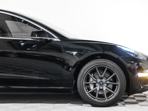 Used 2019 Tesla Model 3 Standard Range Plus RWD image 3