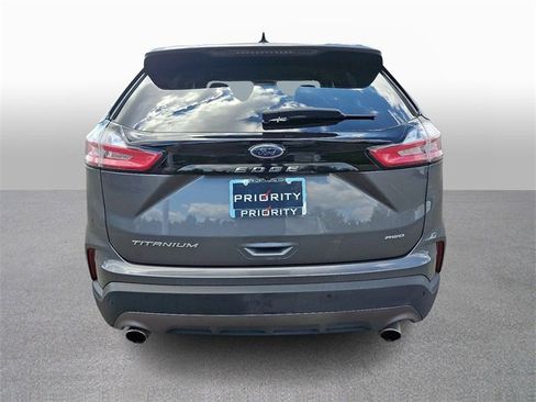 Used 2022 Ford Edge Titanium image 4