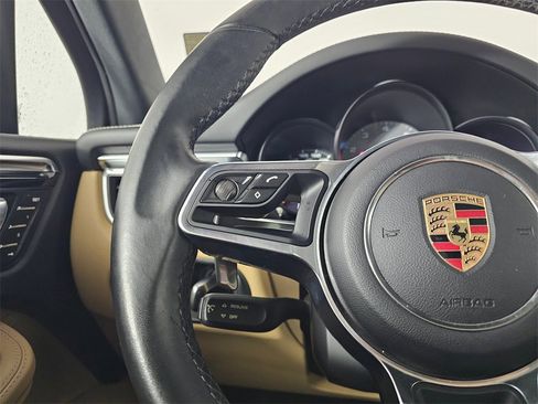 Used 2017 Porsche Macan S image 33