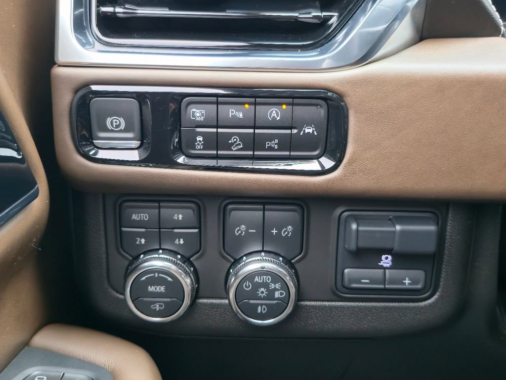 Certified 2025 GMC Yukon Denali Ultimate AWD/4WD image 18