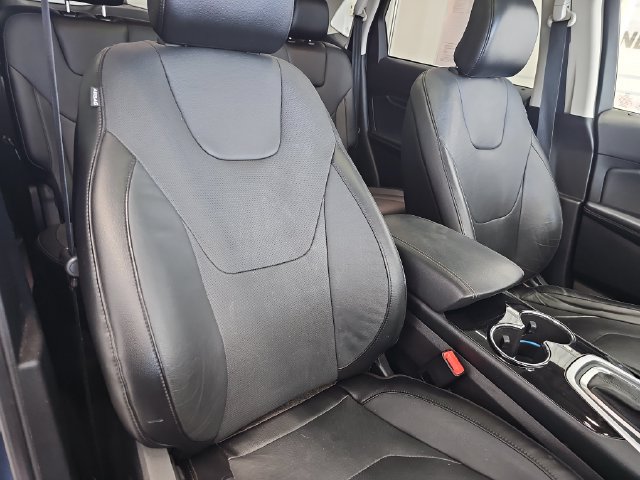 Used 2018 Ford Edge Titanium w/ Equipment Group 301A AWD/4WD image 31