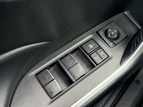 Used 2025 Toyota RAV4 XLE w/ Convenience Package FWD image 27