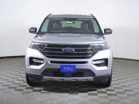 Certified 2022 Ford Explorer XLT w/ Equipment Group 202A AWD/4WD image 3