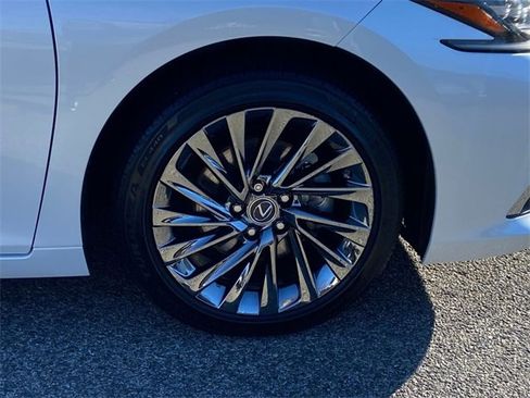Certified 2024 Lexus ES 350 Ultra Luxury image 12