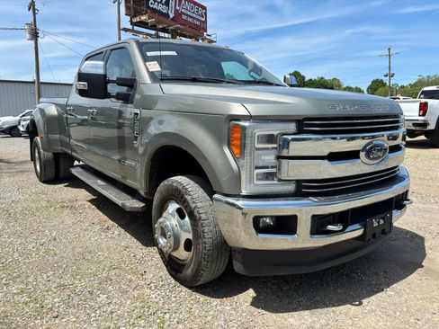 Used 2019 Ford F350 Lariat w/ Lariat Ultimate Package image 9
