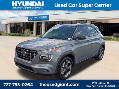 Certified 2022 Hyundai Venue Limited w/ Cargo Package