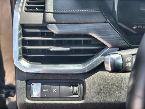 Certified 2026 GMC Acadia Elevation w/ Elevation Premium Package FWD image 17