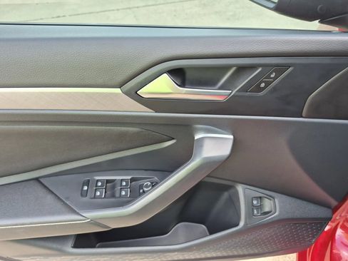 Used 2024 Volkswagen Jetta SE FWD image 12