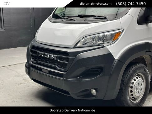 Used 2024 RAM ProMaster 2500 w/ Convenience Group image 14