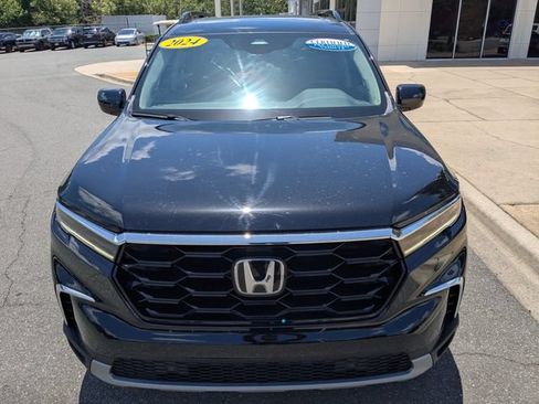 Certified 2024 Honda Pilot Touring image 4