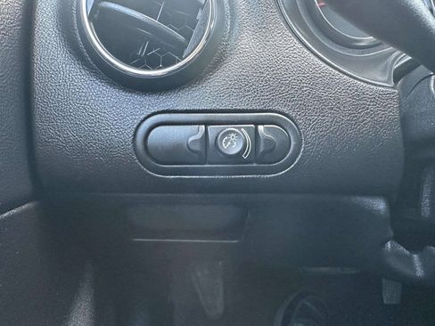 Used 2008 Pontiac G6 Value Leader FWD image 30