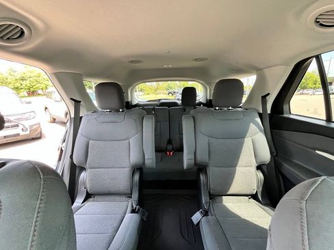 Used 2025 Ford Explorer Active RWD image 13