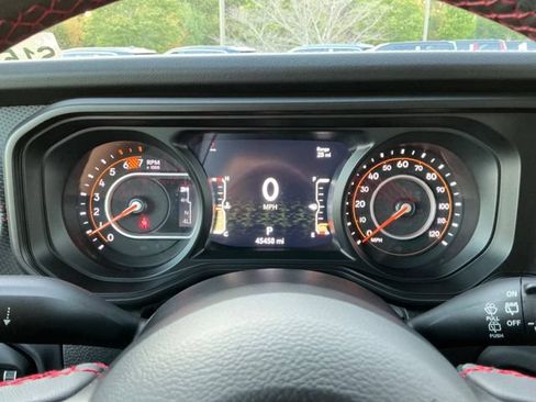 Used 2024 Jeep Wrangler Unlimited Rubicon AWD/4WD image 17