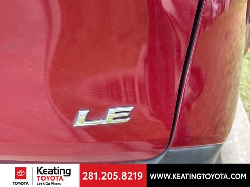 Used 2025 Toyota Sienna LE FWD image 9