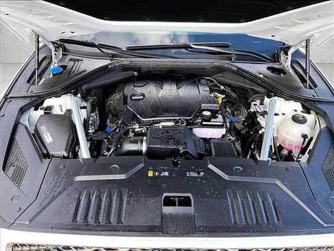 Used 2025 Genesis GV70 2.5T w/ Select Package image 9