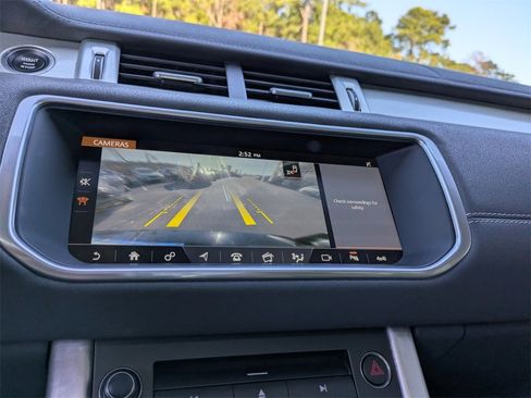 Used 2017 Land Rover Range Rover Evoque SE Premium image 17