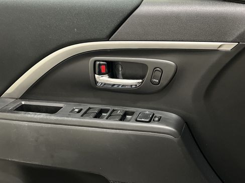 Used 2014 MAZDA MAZDA5 Grand Touring FWD image 20