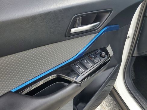 Used 2019 Toyota C-HR XLE image 16