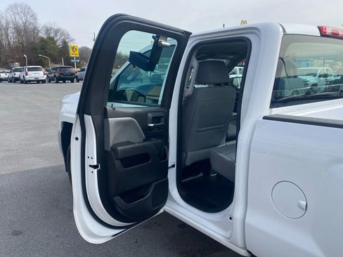 Used 2017 Chevrolet Silverado 2500 W/T image 21