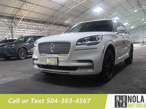 Used 2022 Lincoln Aviator Reserve w/ Equipment Group 201A AWD/4WD image 2