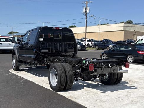 New 2026 Ford F550 4x4 Crew Cab image 5