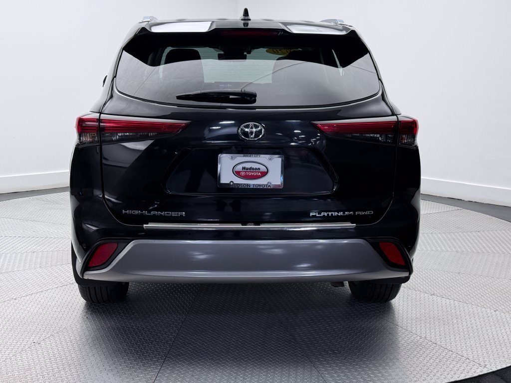 Used 2020 Toyota Highlander Platinum AWD/4WD image 6