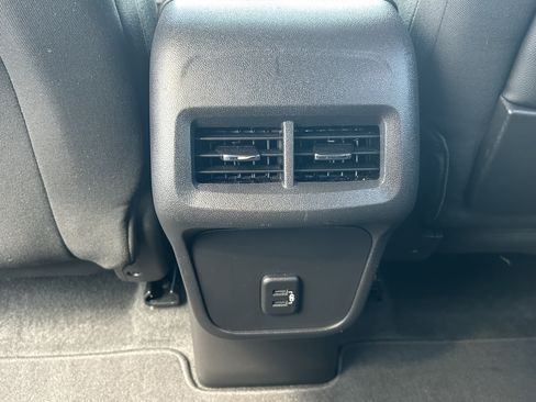 Used 2024 GMC Terrain SLE AWD/4WD image 20