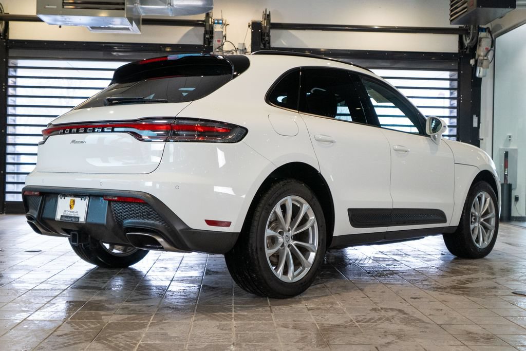 Certified 2026 Porsche Macan AWD/4WD image 9