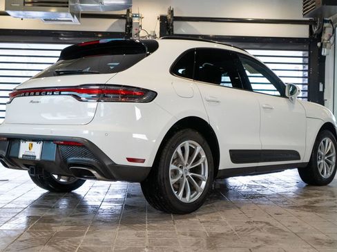 Certified 2026 Porsche Macan AWD/4WD image 9