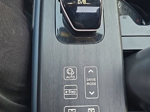 Used 2023 Nissan Ariya AWD/4WD image 29