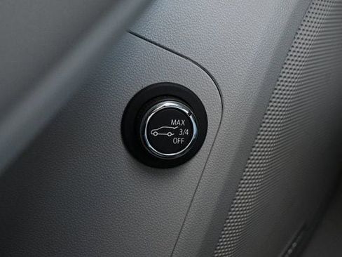 Used 2021 GMC Acadia SLT w/ Technology Package image 42