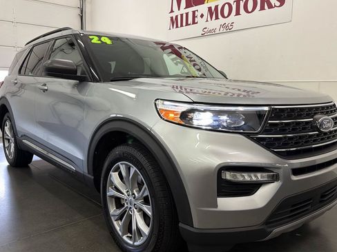 Used 2024 Ford Explorer XLT w/ Equipment Group 202A AWD/4WD image 7