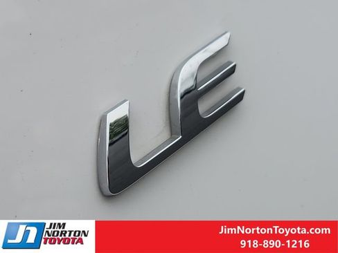 Used 2025 Toyota Corolla LE FWD image 12