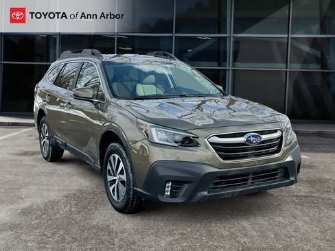 Used 2020 Subaru Outback Premium image 1