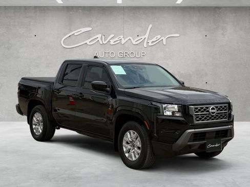 Used 2023 Nissan Frontier SV w/ Tow Package RWD image 2