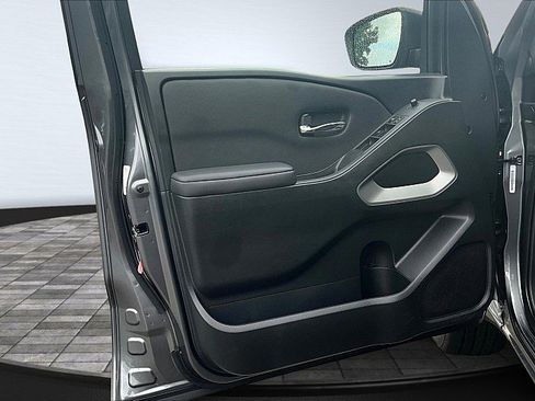 Used 2023 Nissan Frontier SV image 20